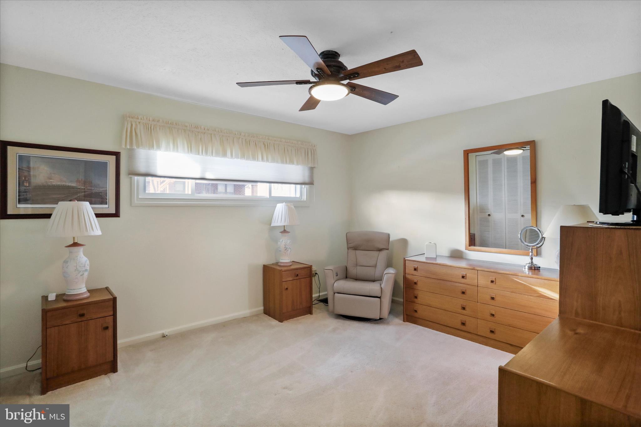 WEST SIDE - Residential