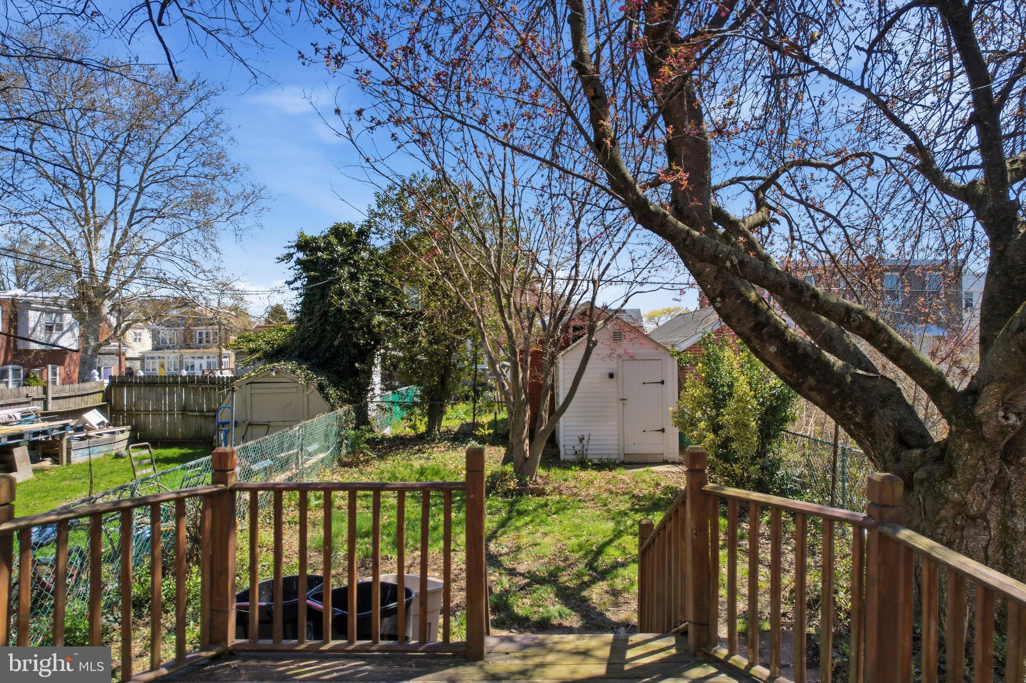 OXFORD CIRCLE - Residential