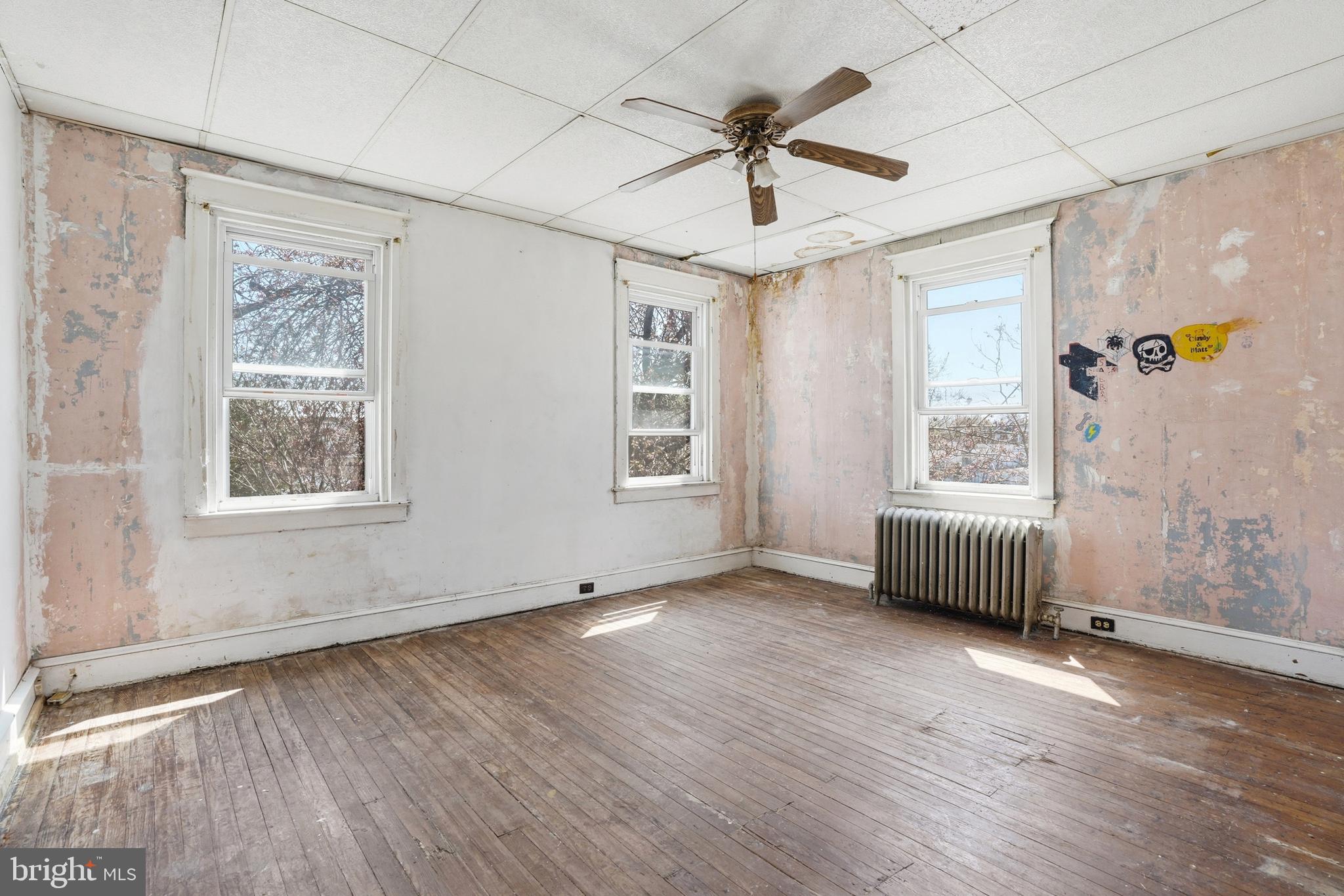 OXFORD CIRCLE - Residential