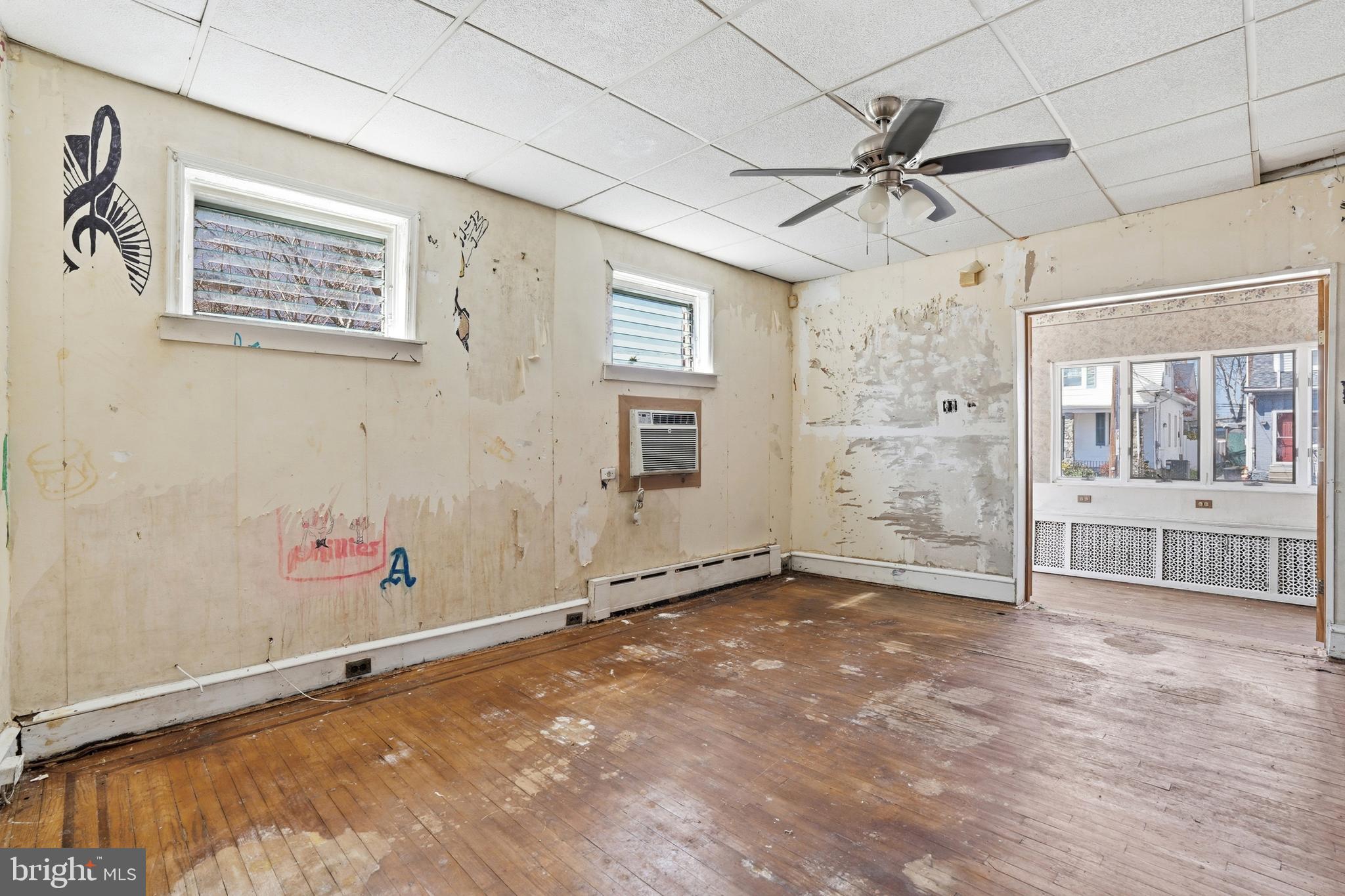 OXFORD CIRCLE - Residential