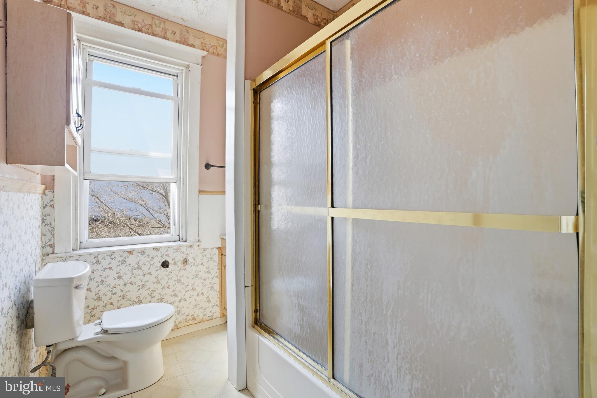 OXFORD CIRCLE - Residential