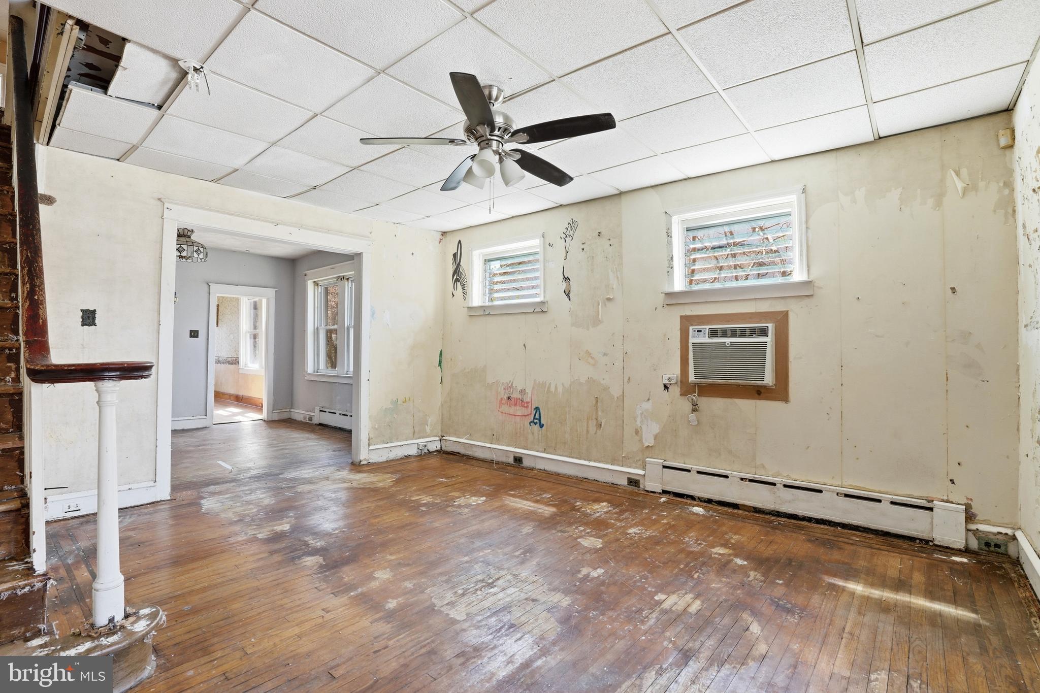 OXFORD CIRCLE - Residential