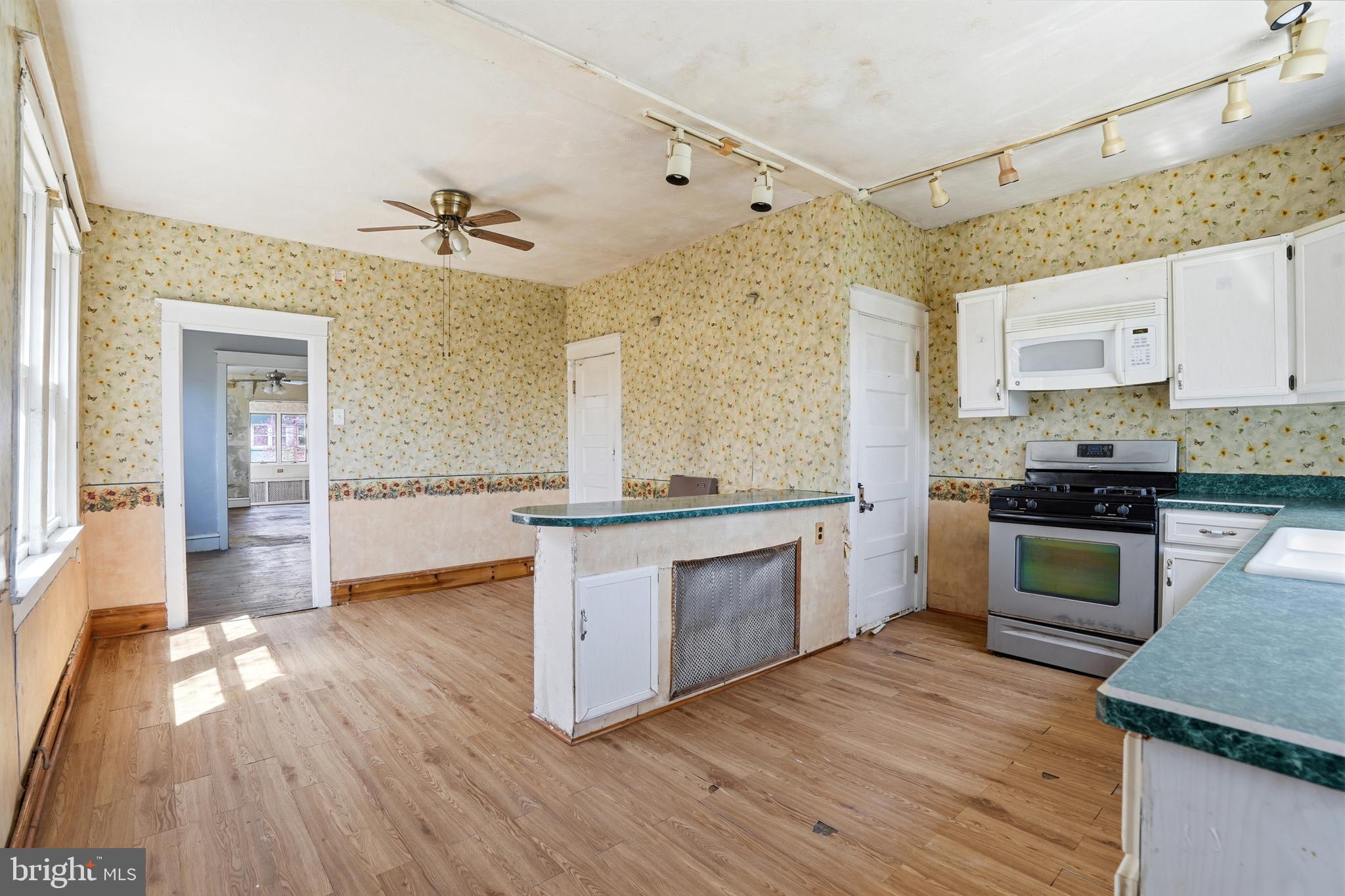 OXFORD CIRCLE - Residential