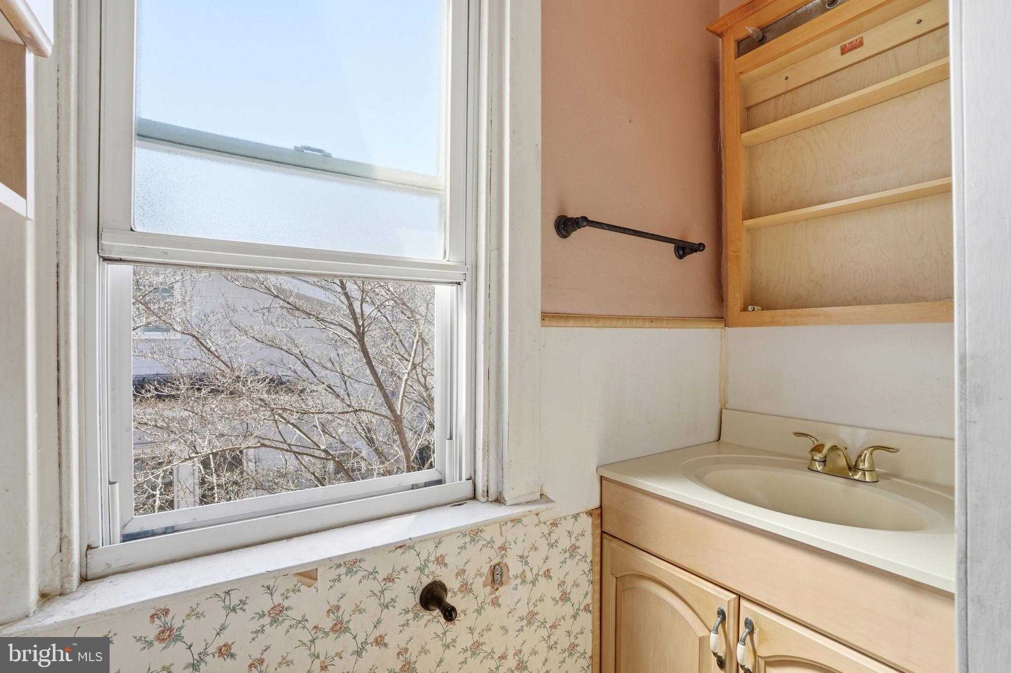 OXFORD CIRCLE - Residential