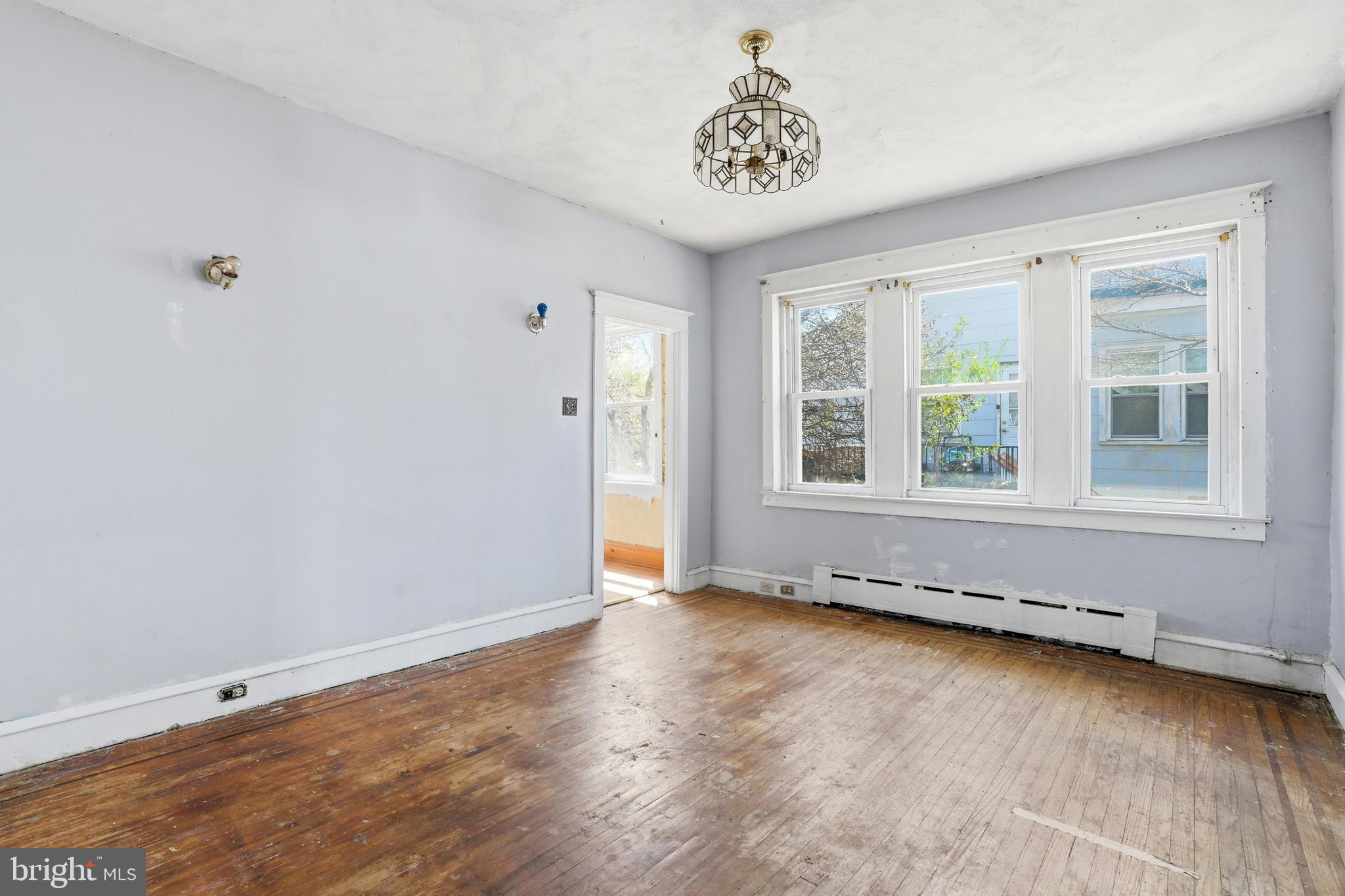 OXFORD CIRCLE - Residential