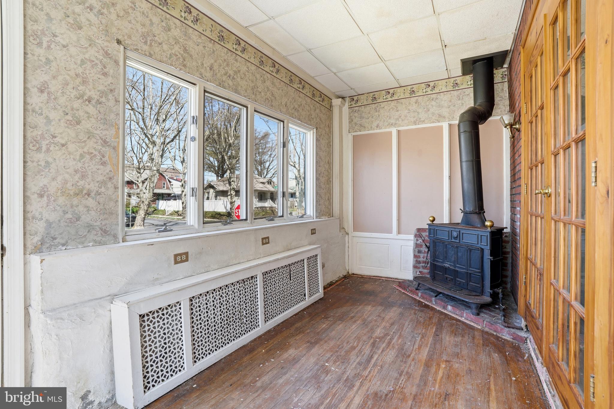 OXFORD CIRCLE - Residential