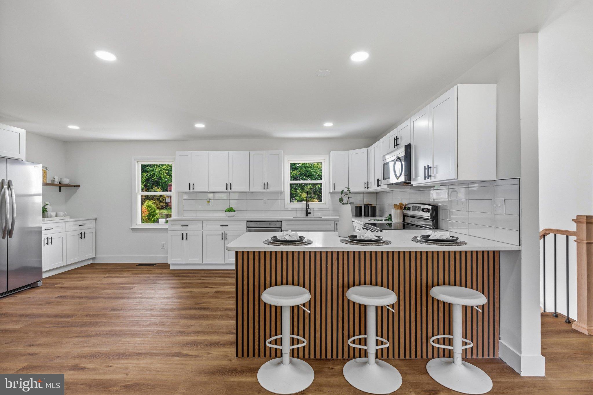 4903 ORIOLE COURT