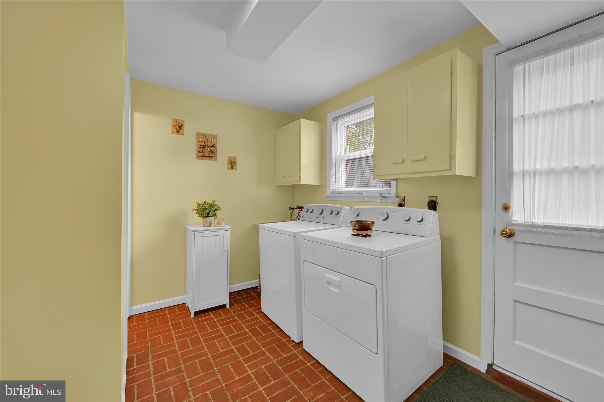 WHITPAIN MANOR - Residential