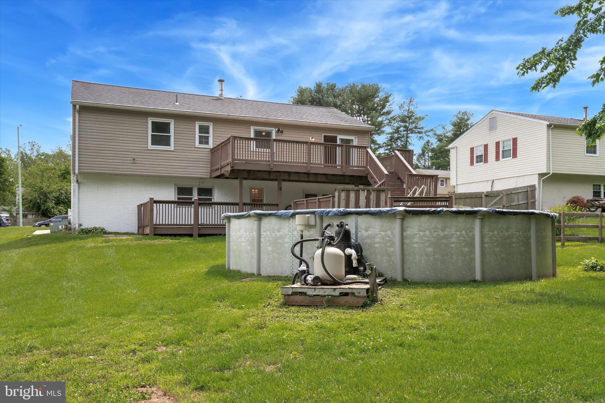 LARKIN KNOLL - Residential