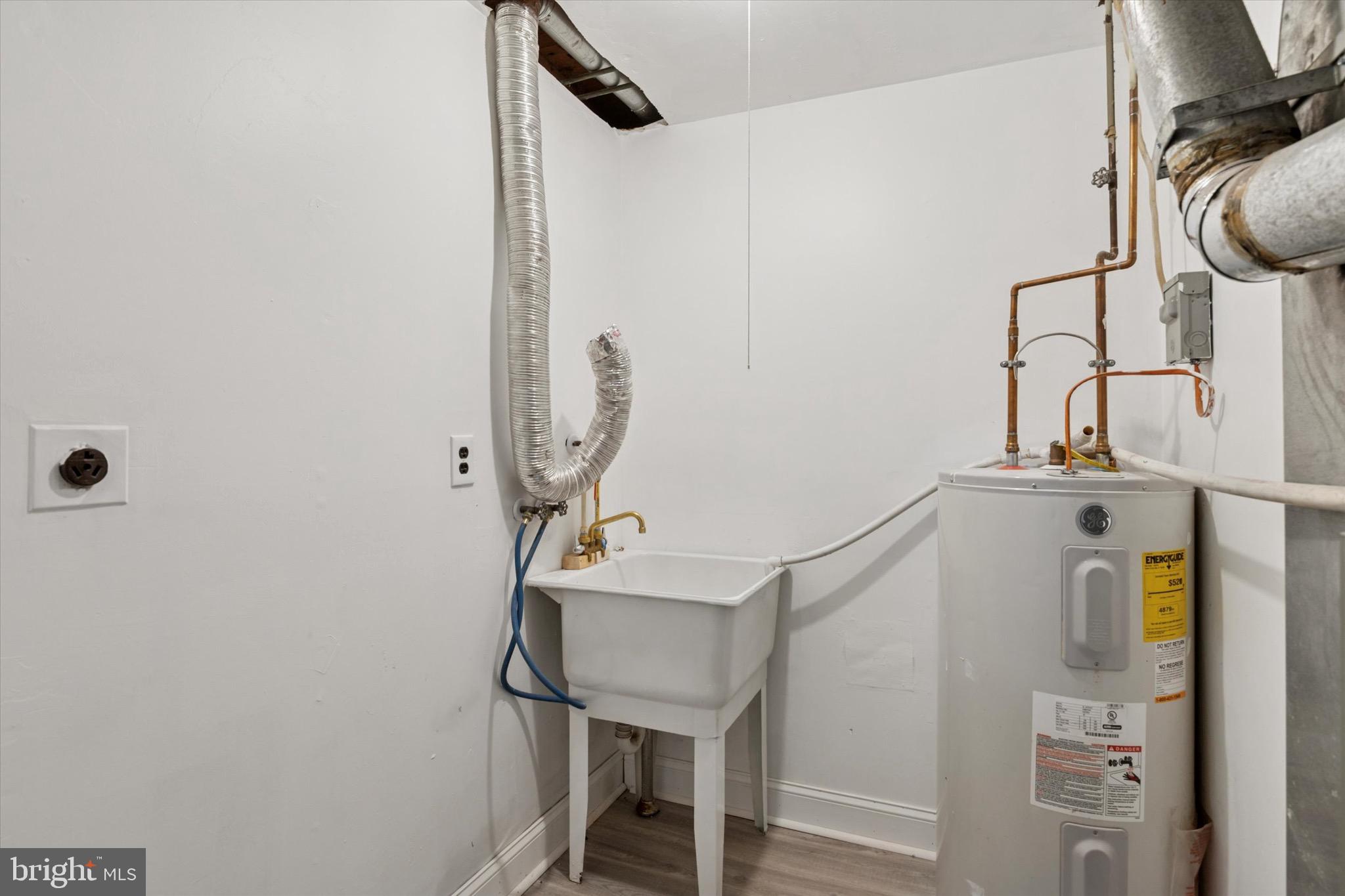 LARKIN KNOLL - Residential