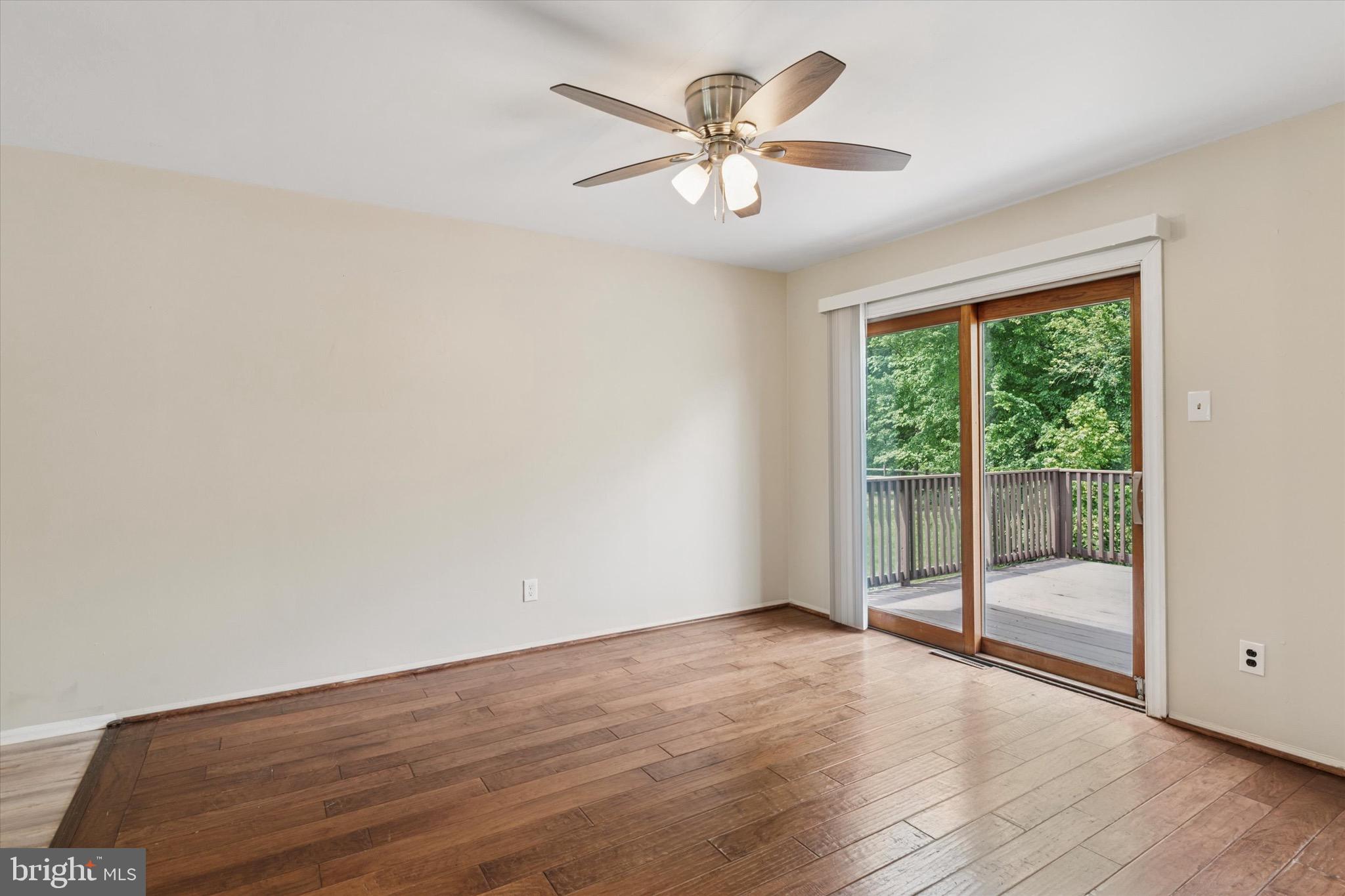 LARKIN KNOLL - Residential