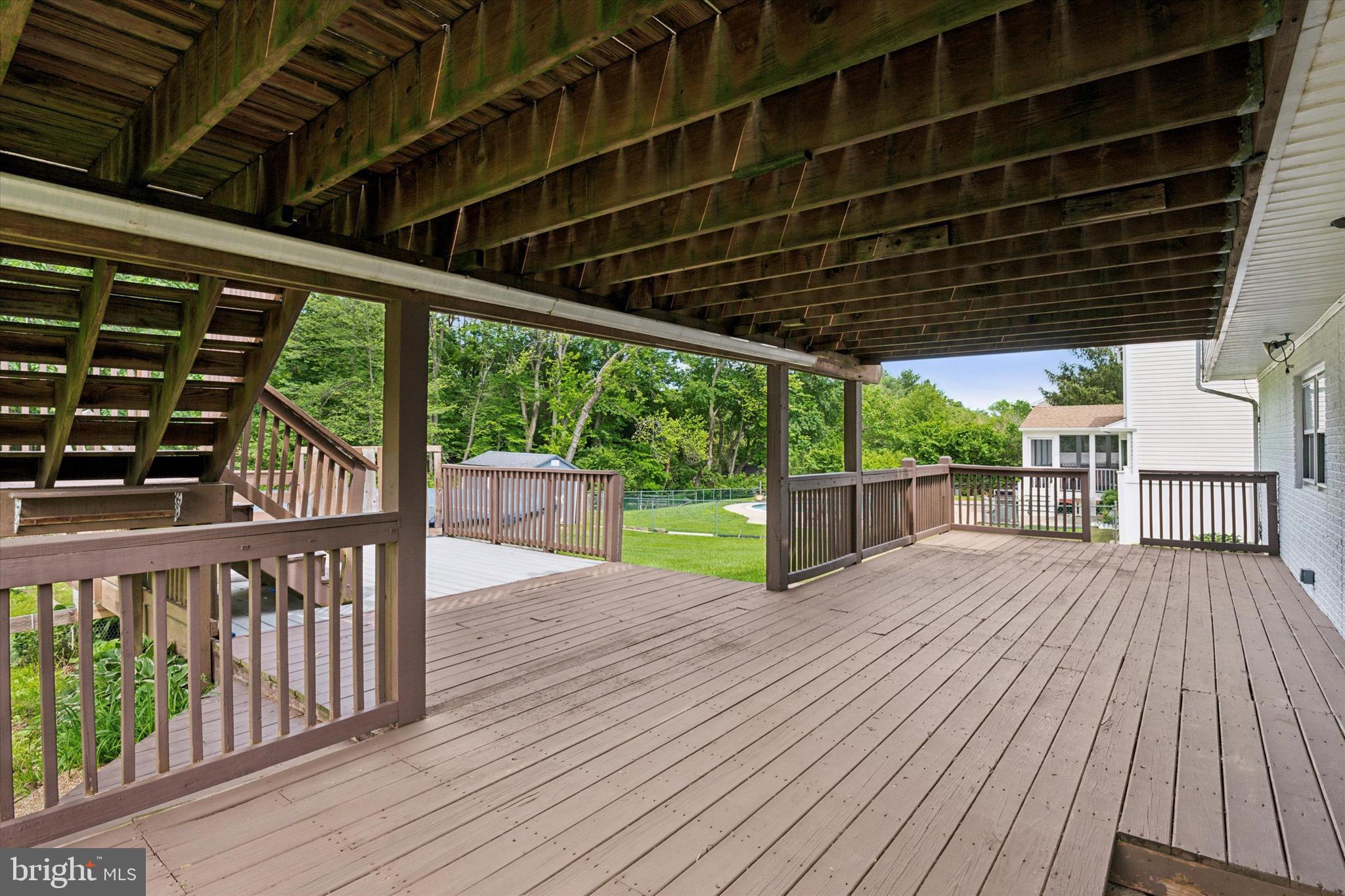 LARKIN KNOLL - Residential