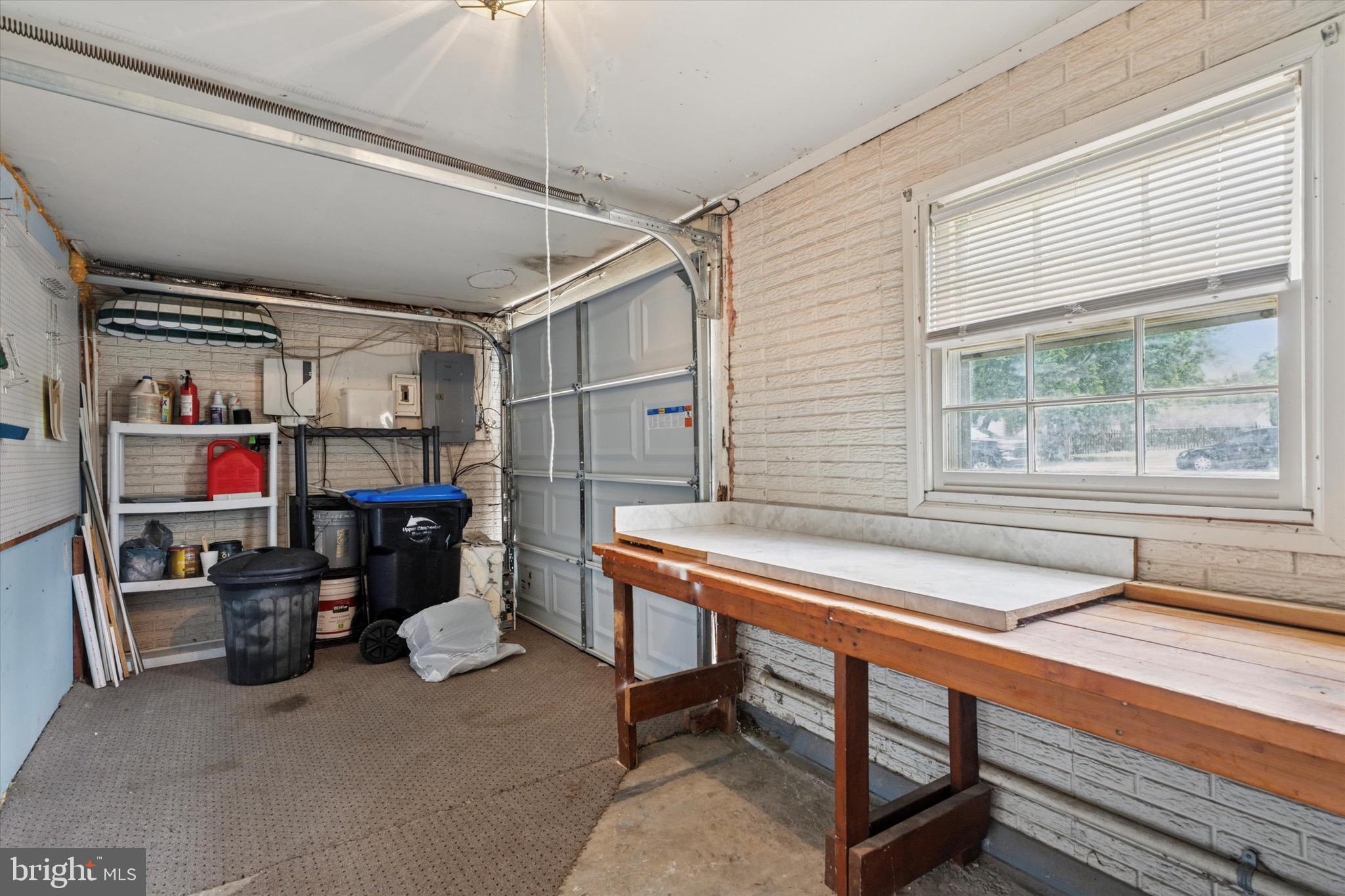 LARKIN KNOLL - Residential