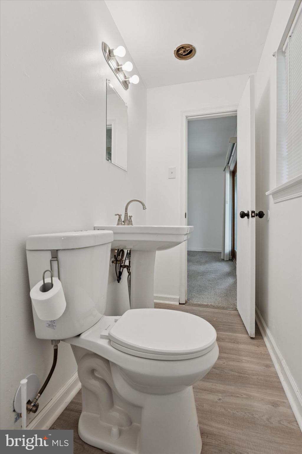 LARKIN KNOLL - Residential