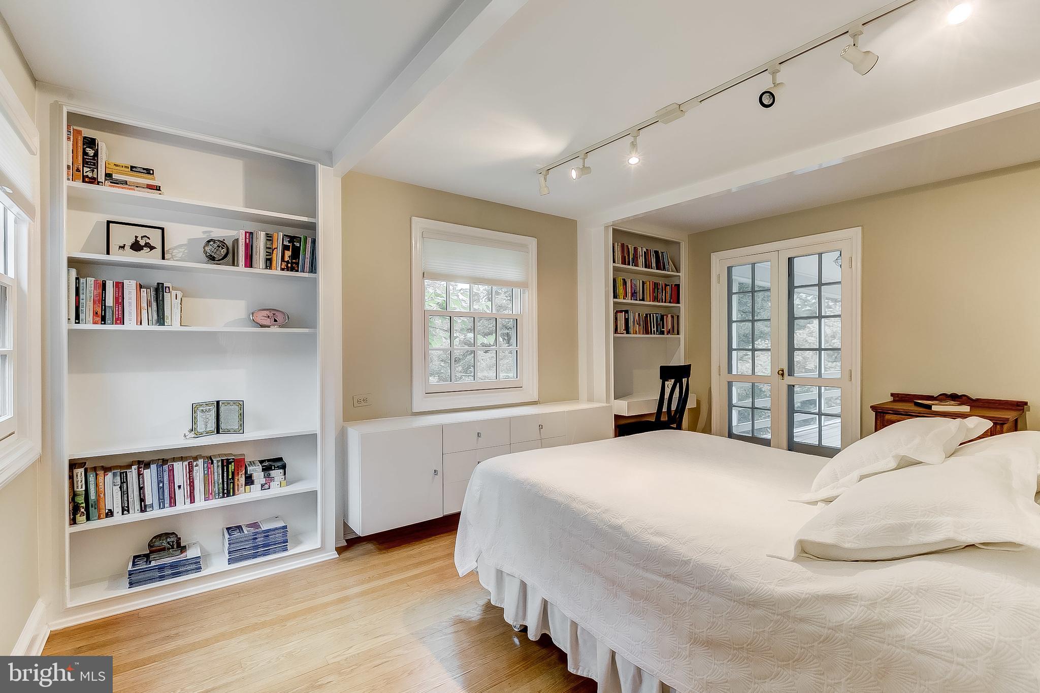 POPLAR HILL - Residential