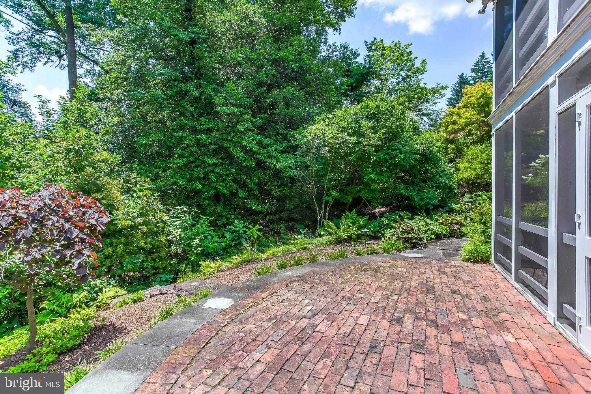 POPLAR HILL - Residential