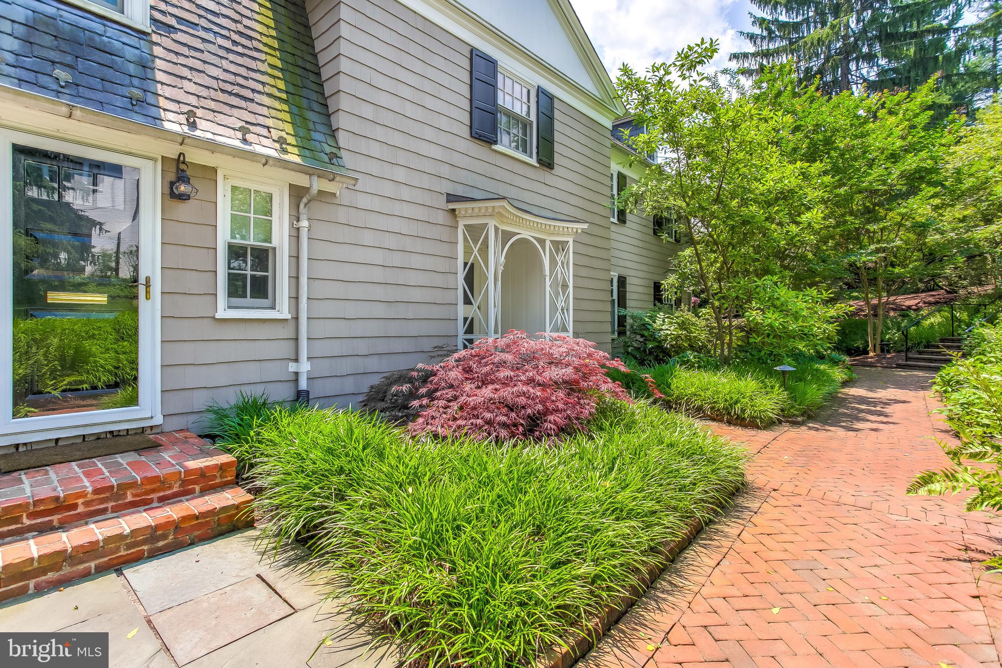 POPLAR HILL - Residential