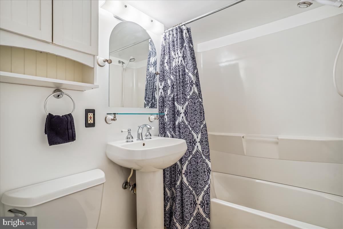 BROOKFIELD - Residential