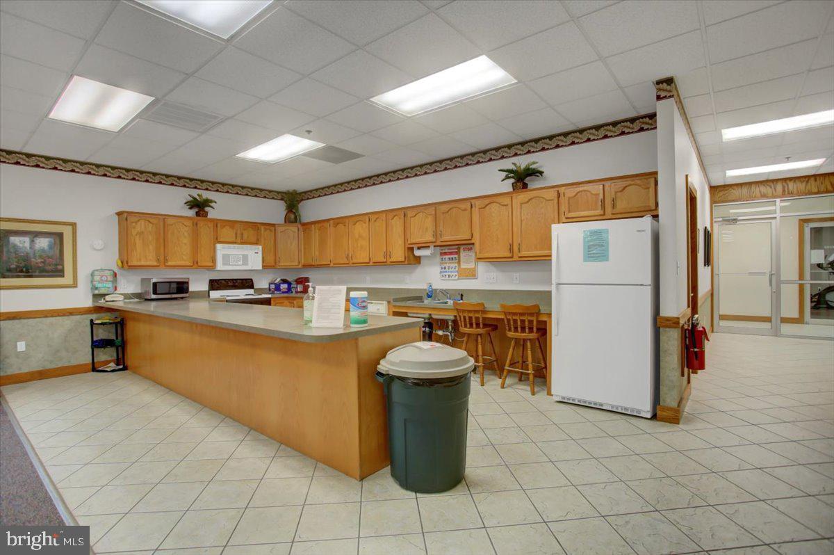 SUMMERLAND MANOR - Residential