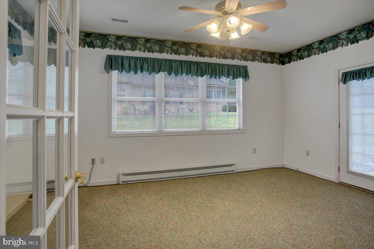 SUMMERLAND MANOR - Residential