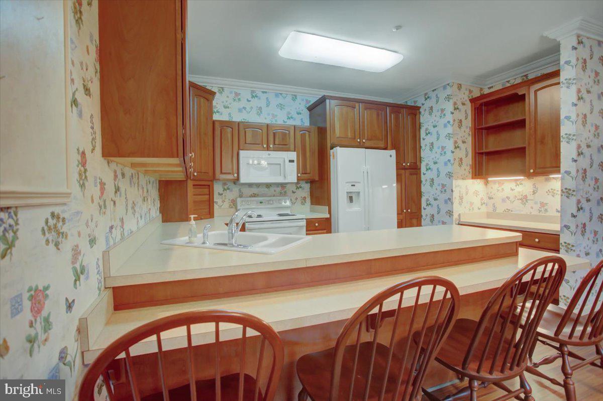 SUMMERLAND MANOR - Residential