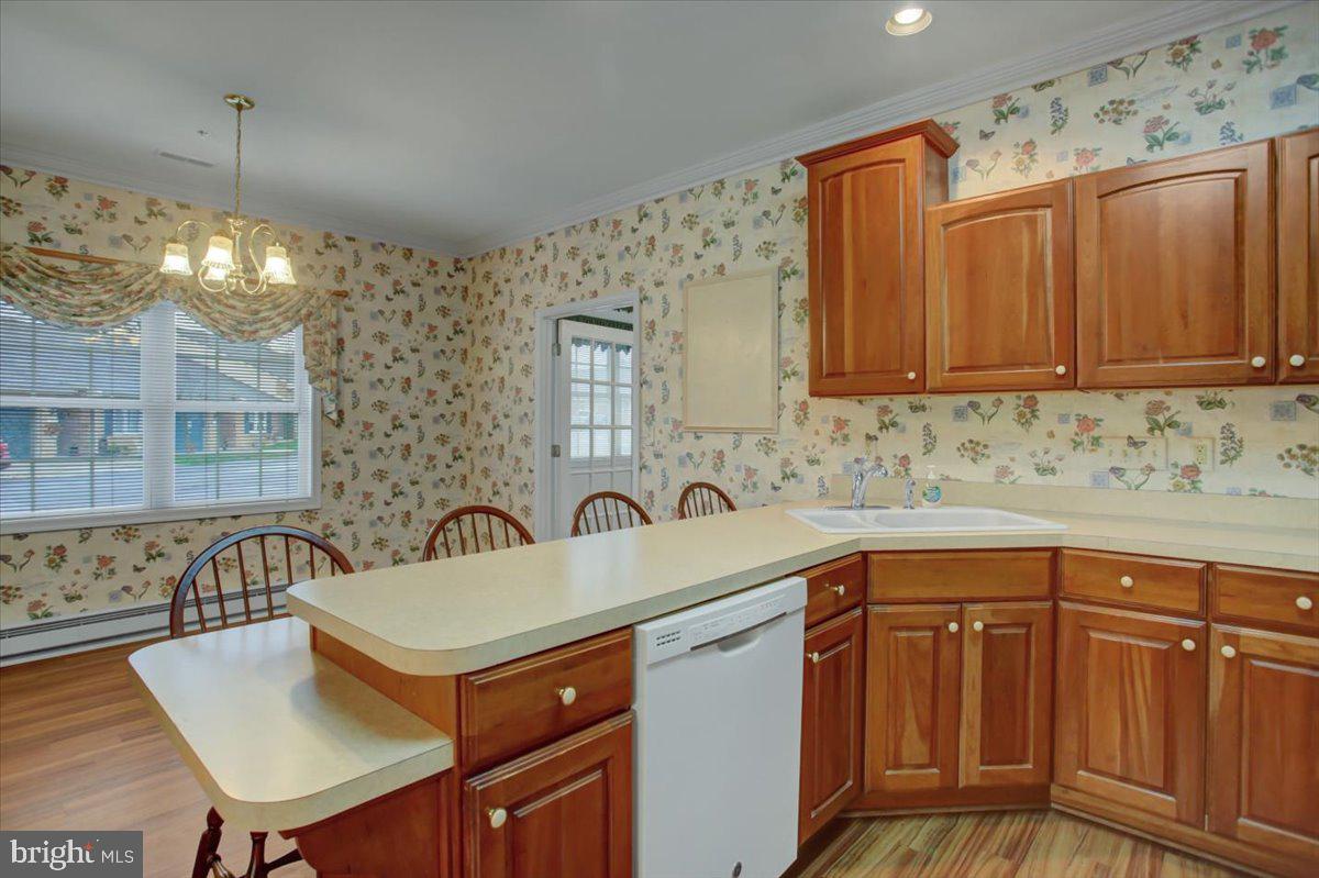 SUMMERLAND MANOR - Residential