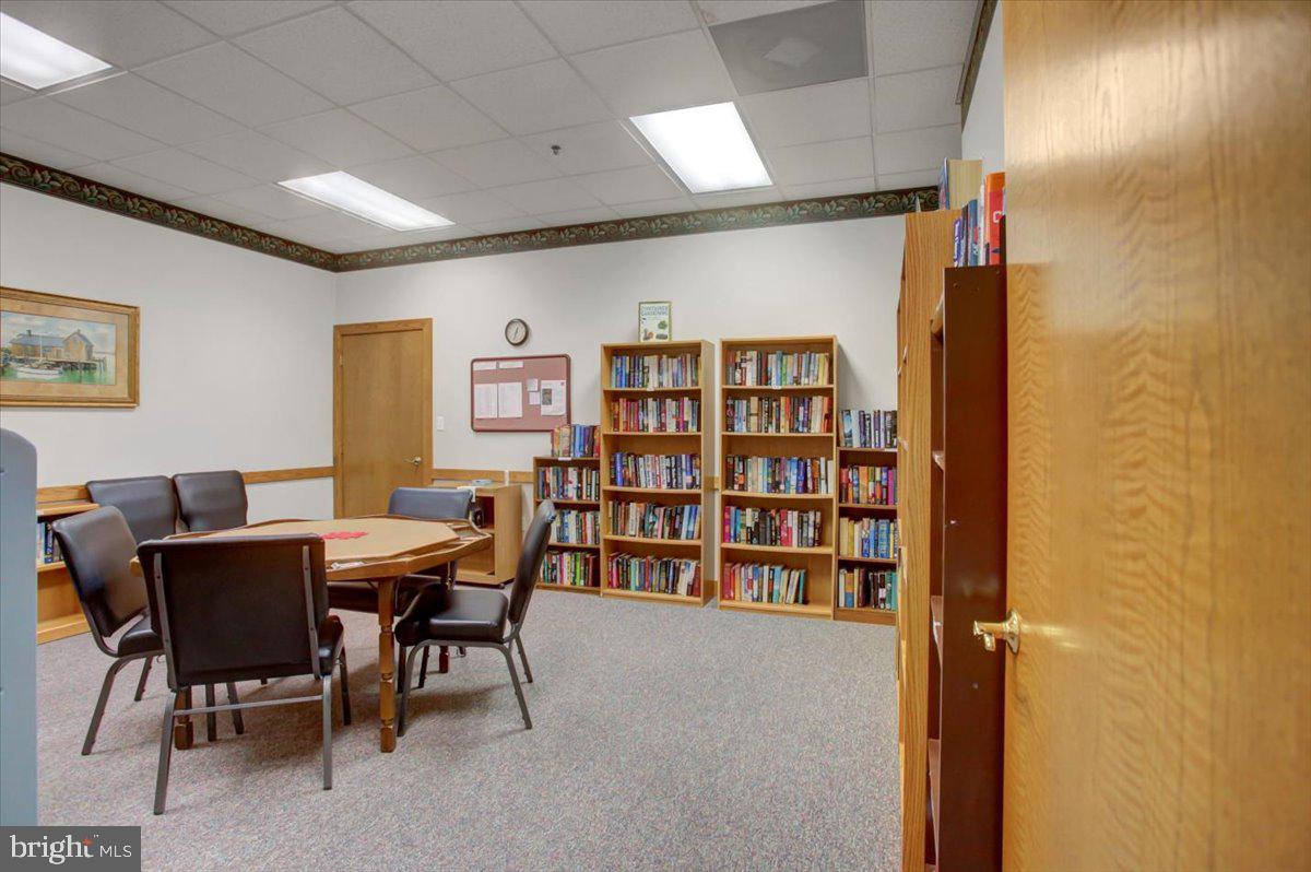 SUMMERLAND MANOR - Residential