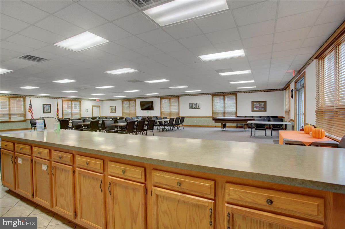 SUMMERLAND MANOR - Residential