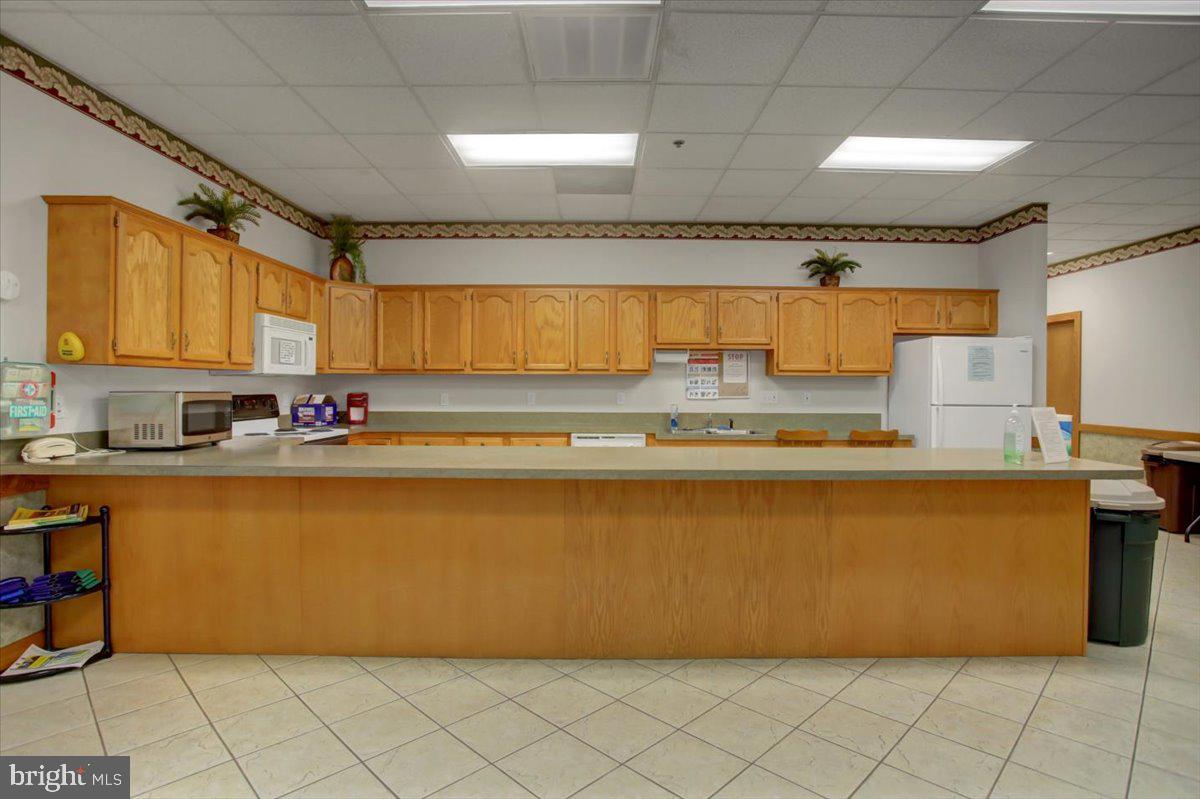 SUMMERLAND MANOR - Residential