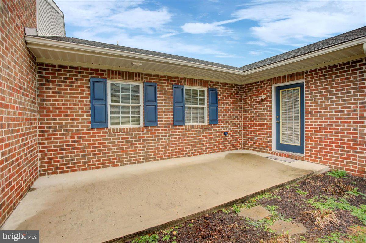 SUMMERLAND MANOR - Residential