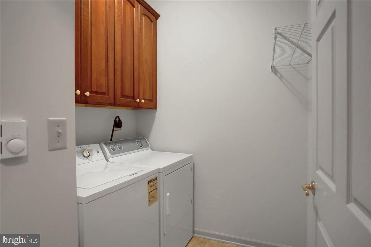 SUMMERLAND MANOR - Residential