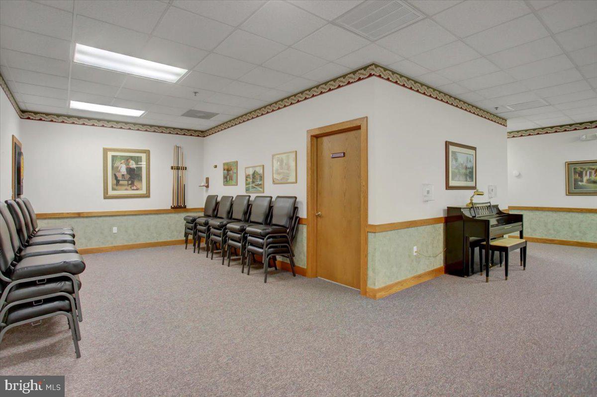 SUMMERLAND MANOR - Residential