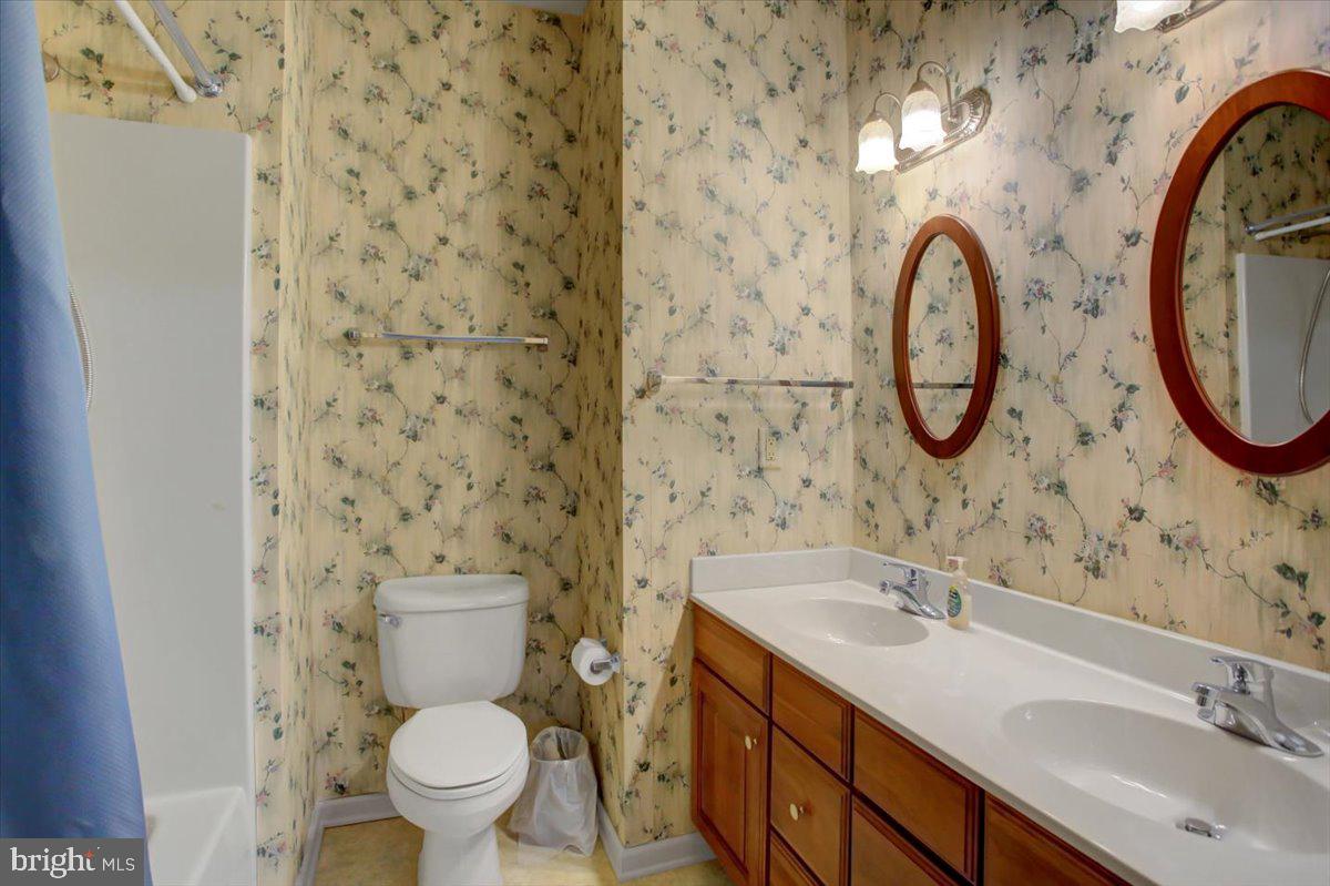 SUMMERLAND MANOR - Residential