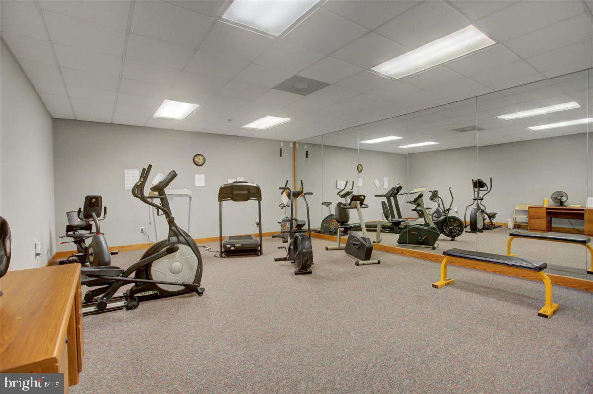 SUMMERLAND MANOR - Residential