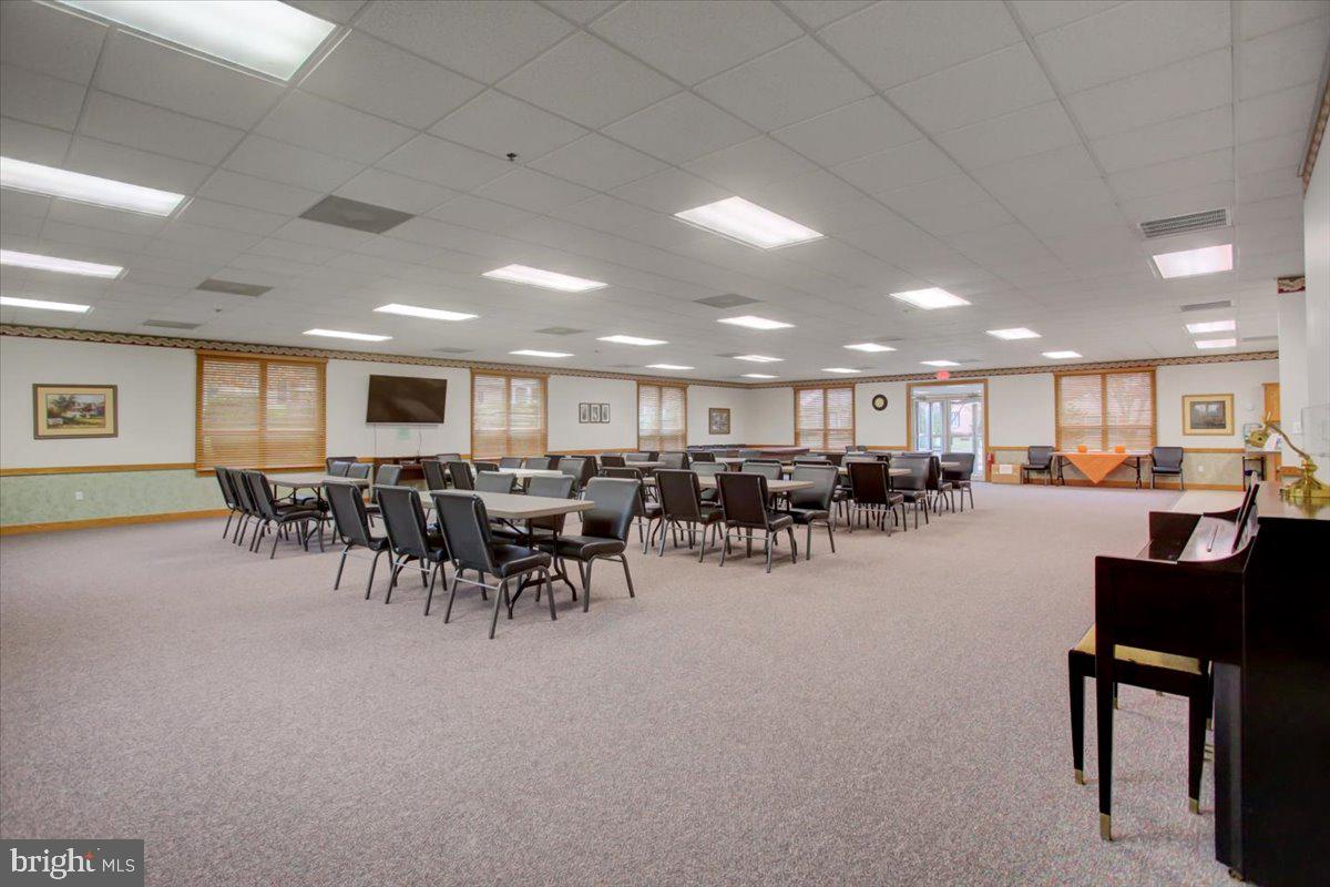 SUMMERLAND MANOR - Residential