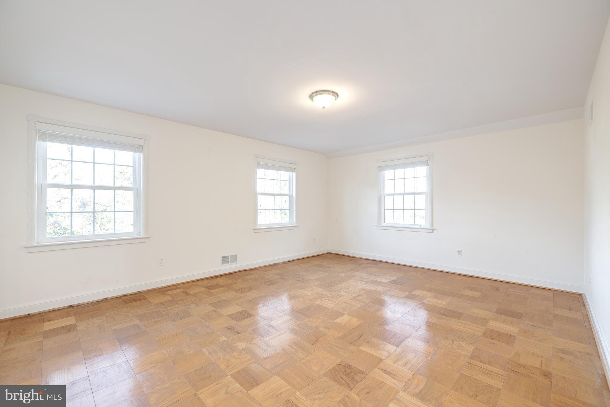 KENWOOD - Residential