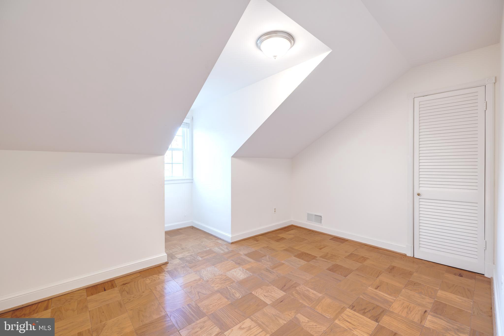 KENWOOD - Residential