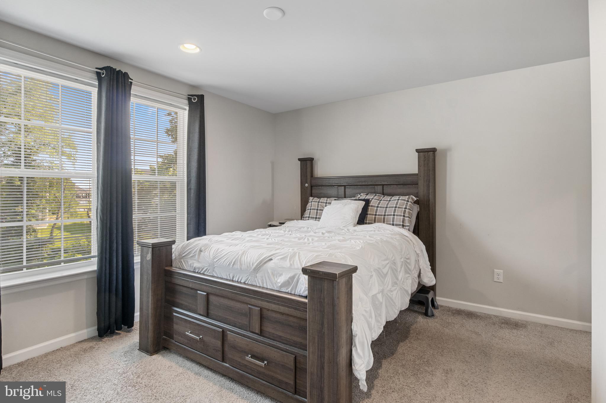 RIVERBEND - Residential