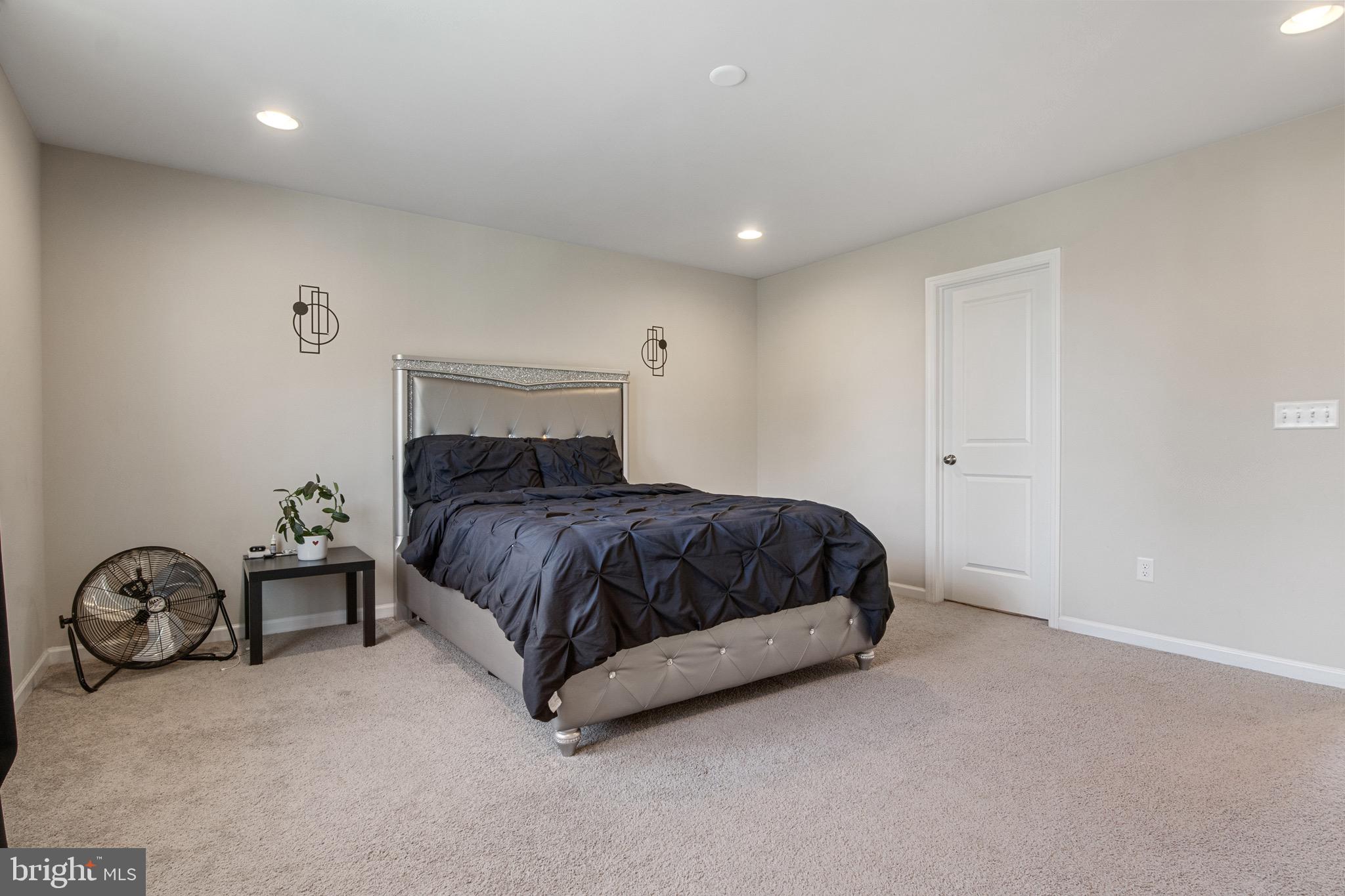 RIVERBEND - Residential