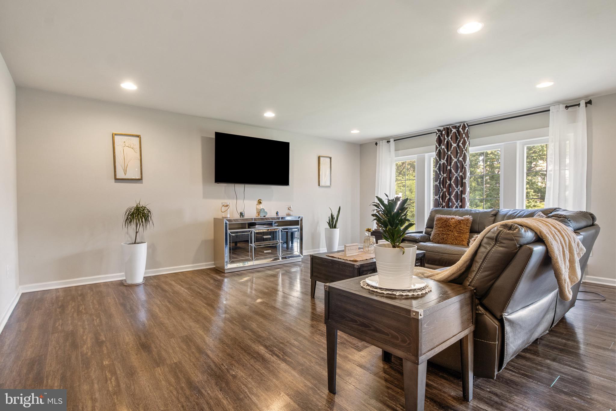 RIVERBEND - Residential