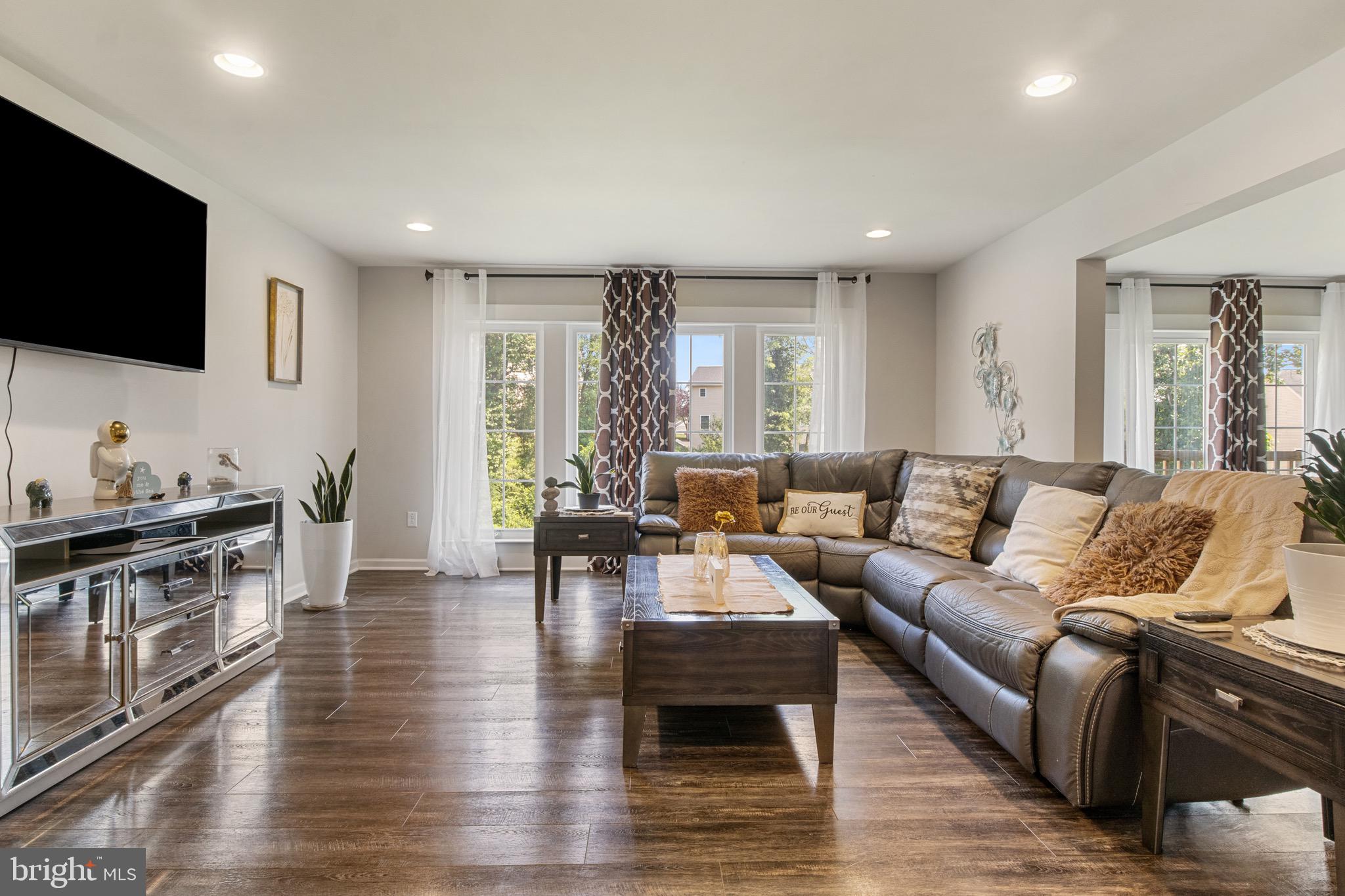 RIVERBEND - Residential