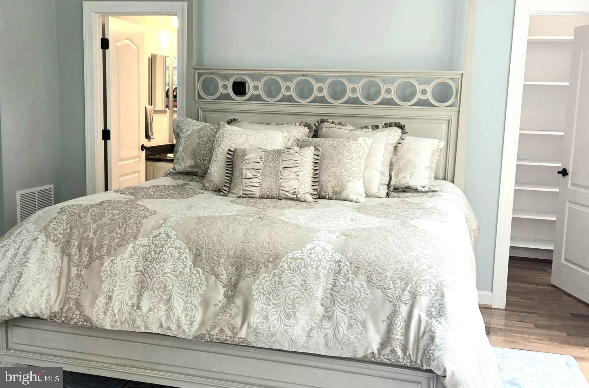 RIVER FALLS - Residential