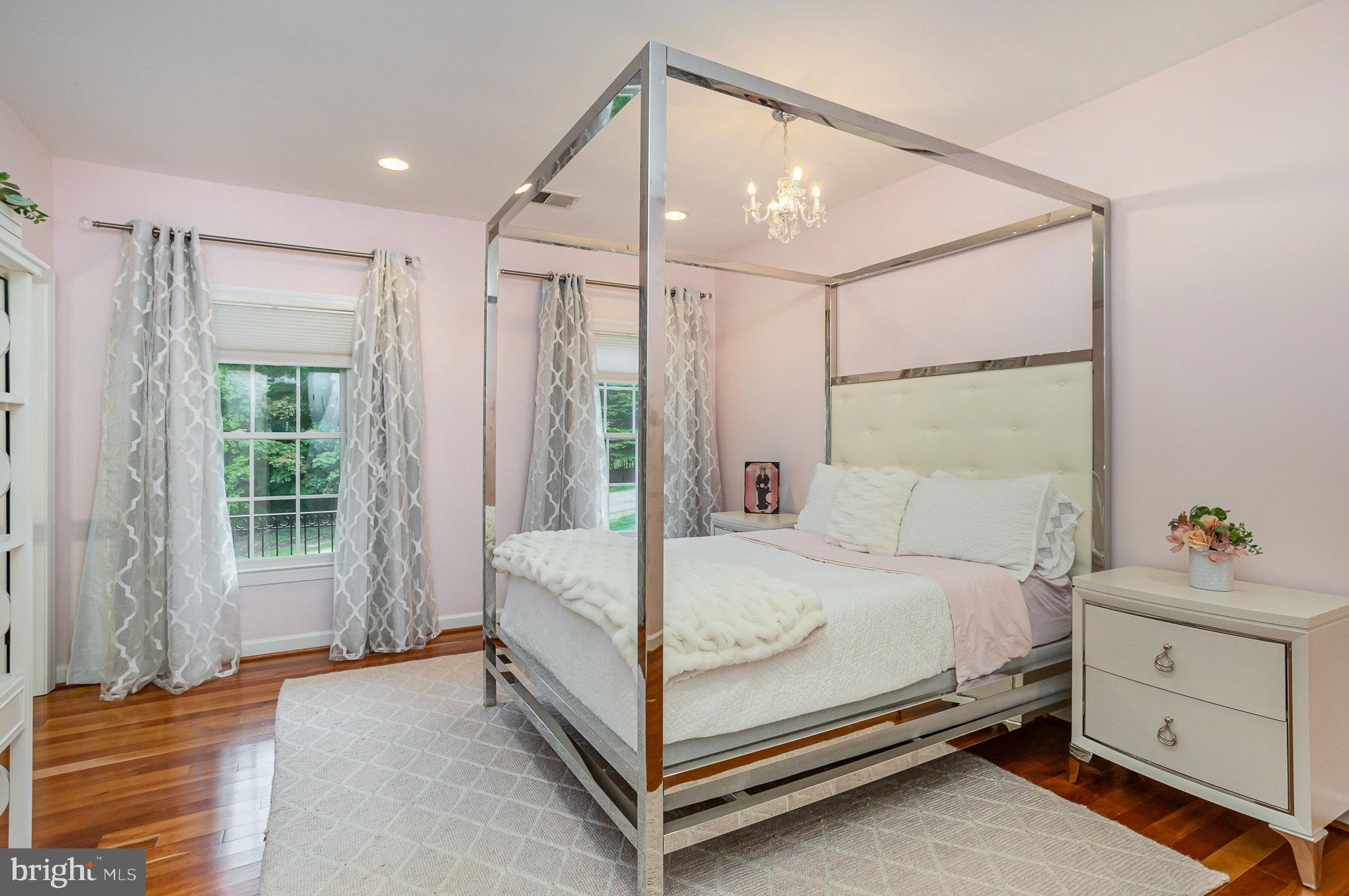 RIVER FALLS - Residential