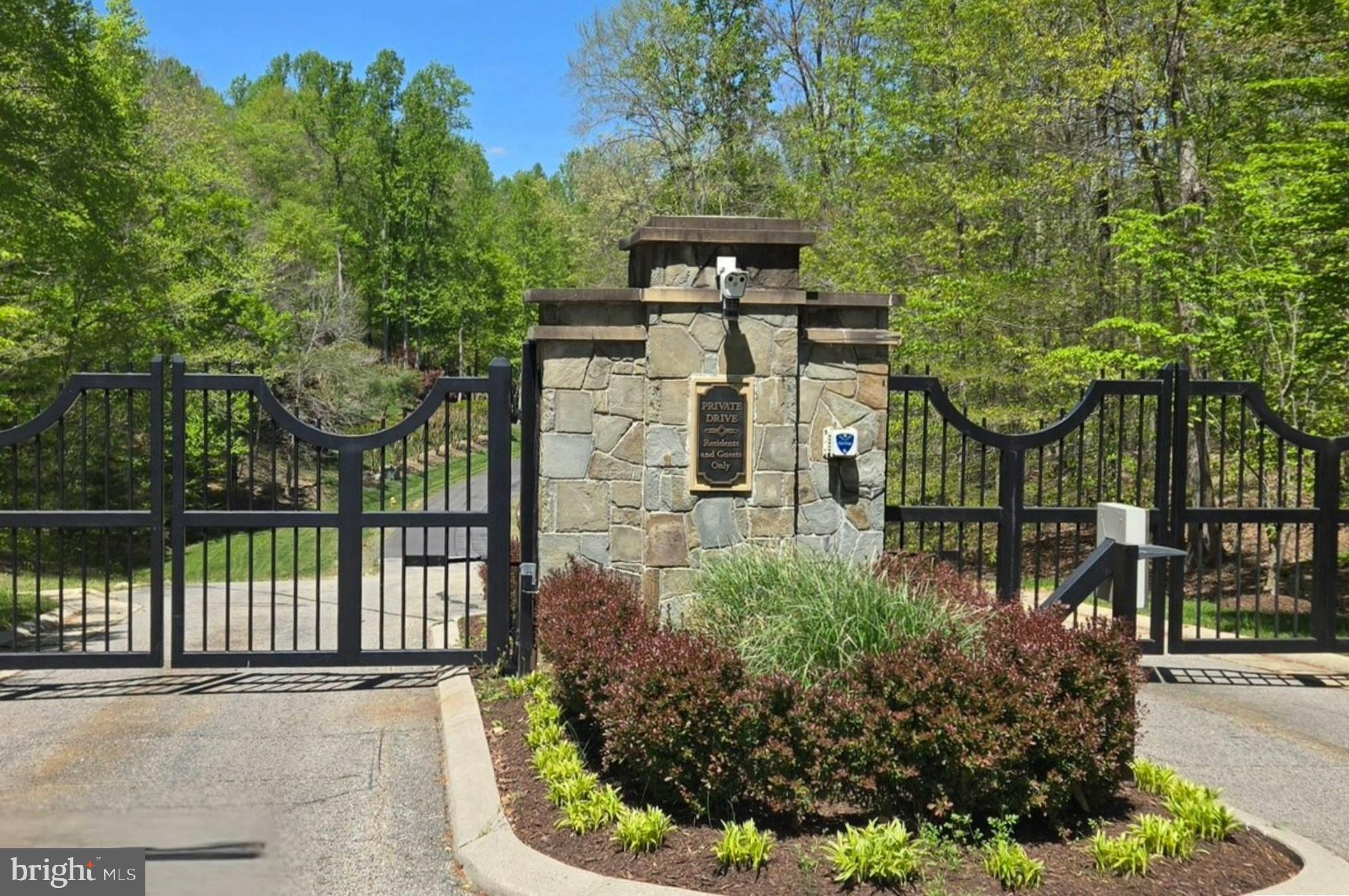 RIVER FALLS - Residential