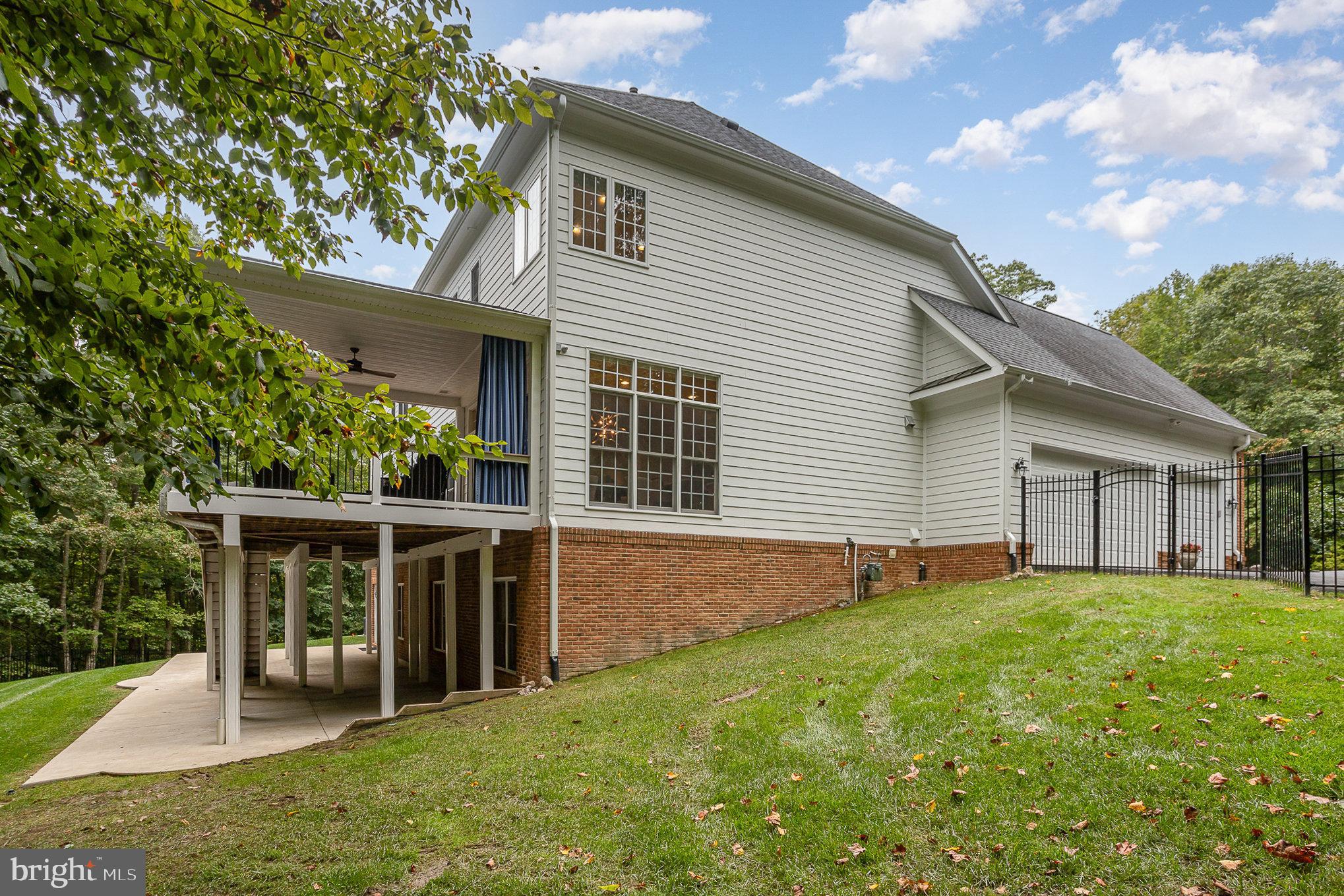 RIVER FALLS - Residential