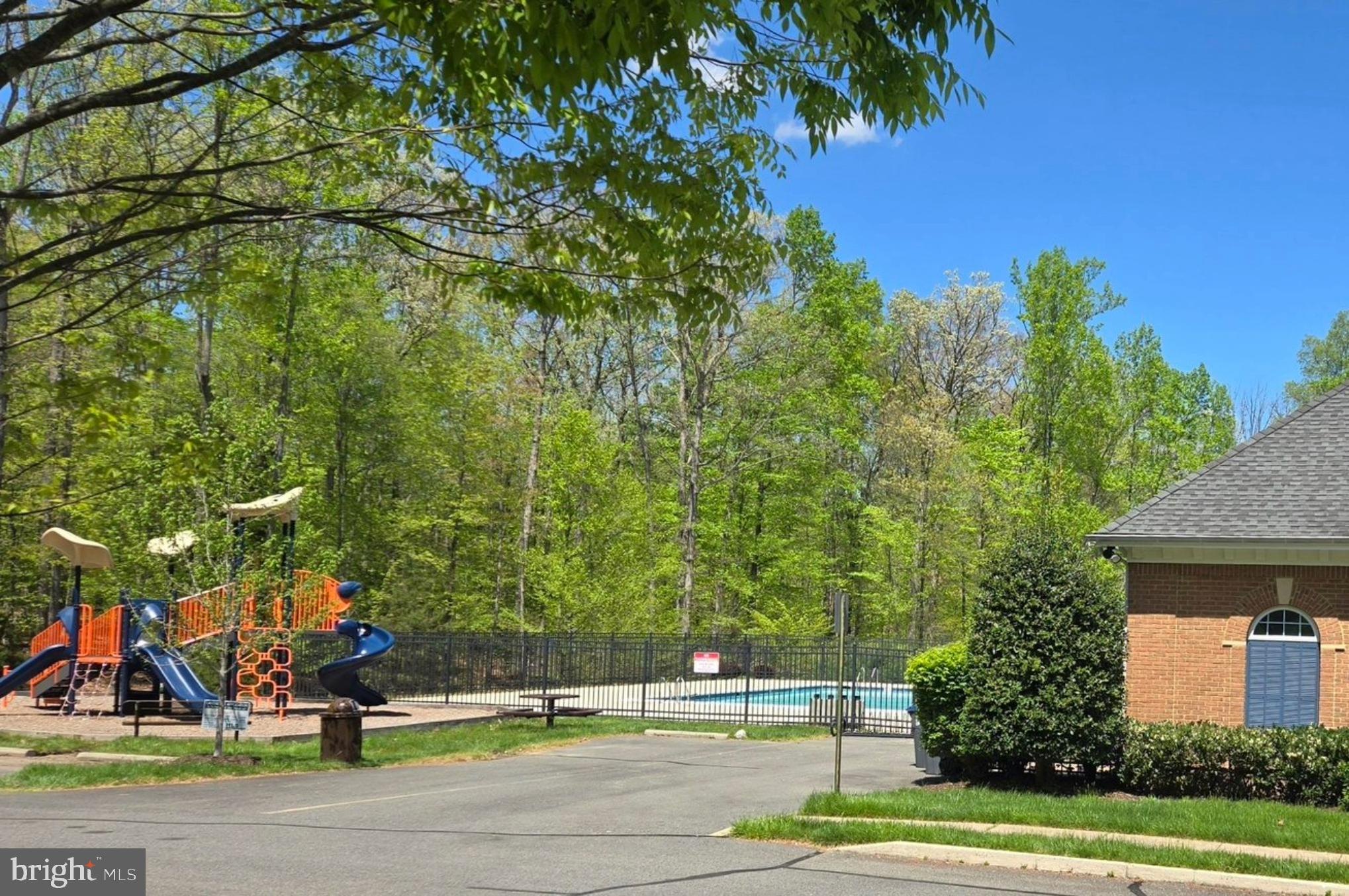 RIVER FALLS - Residential