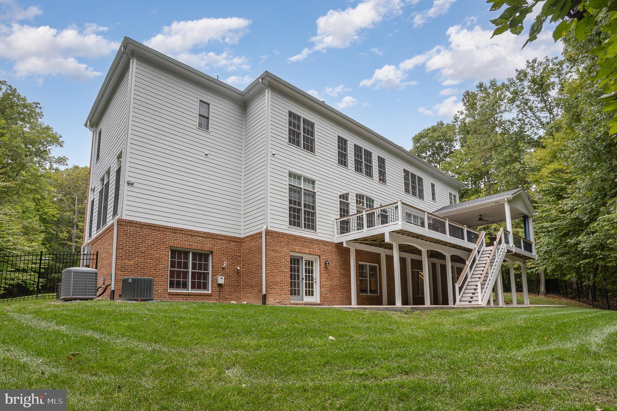 RIVER FALLS - Residential