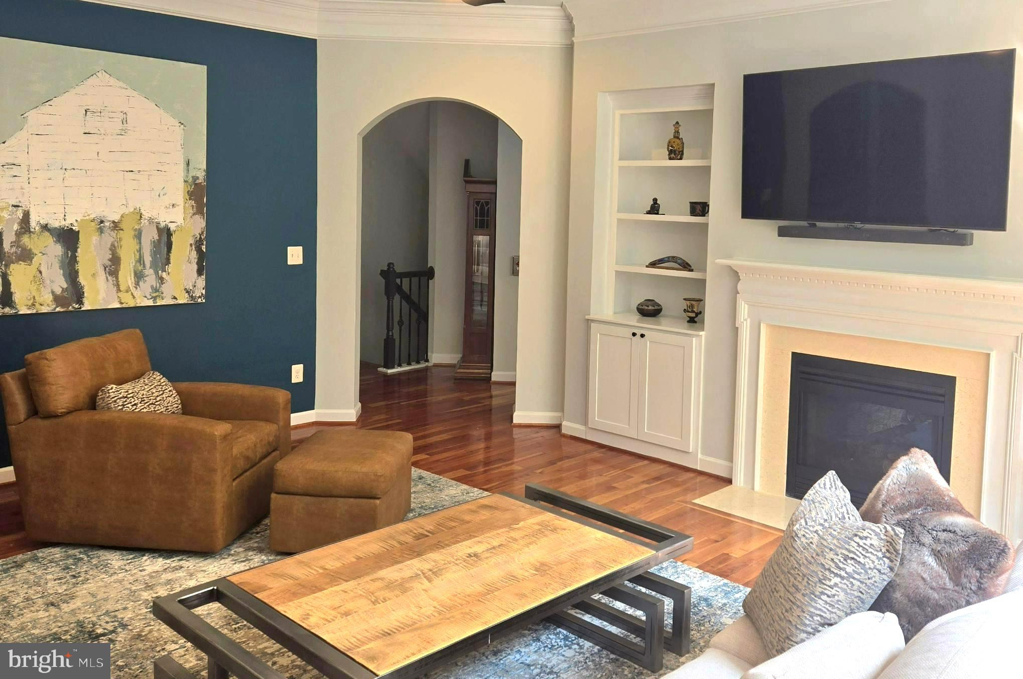 RIVER FALLS - Residential