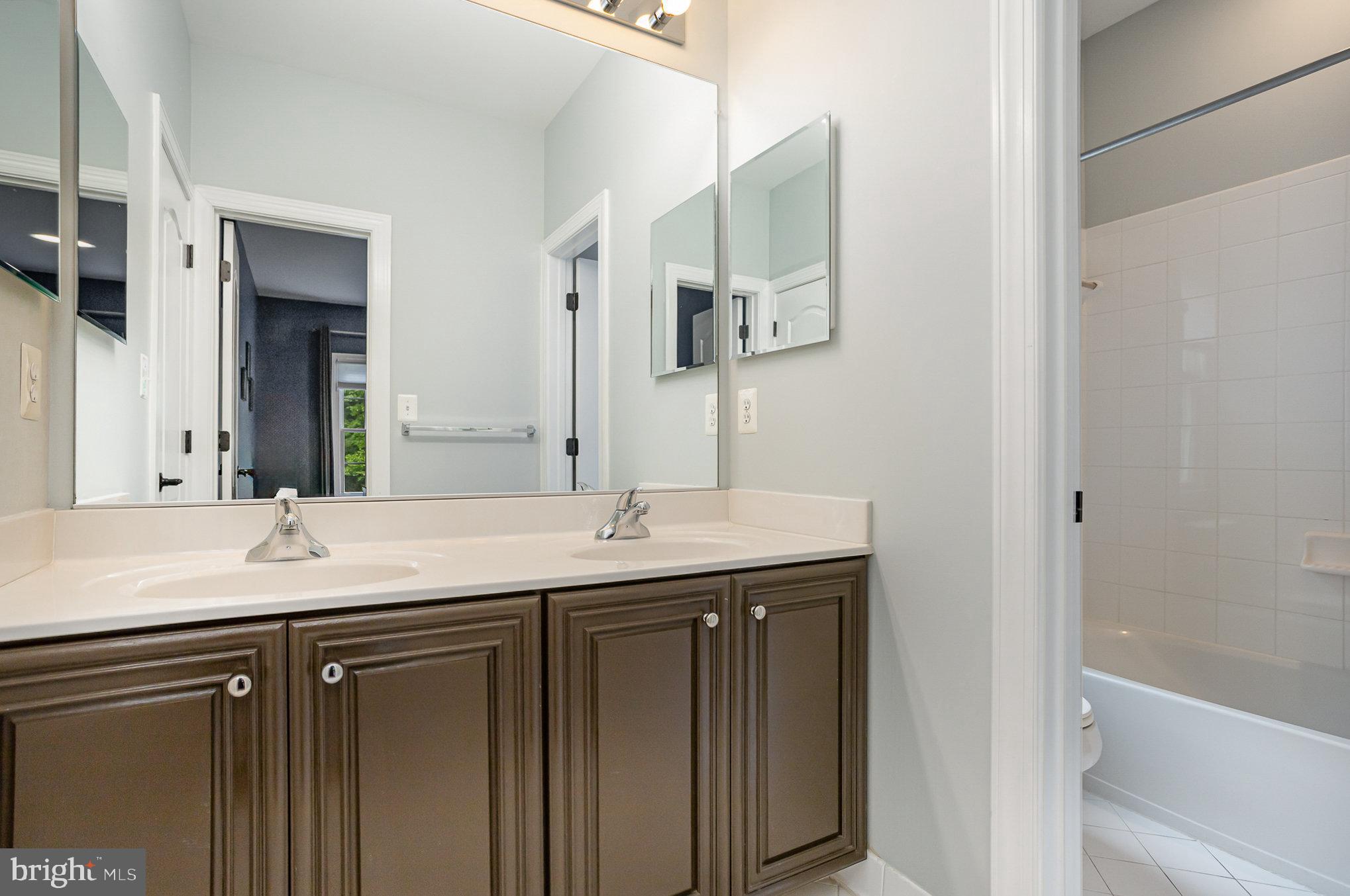 RIVER FALLS - Residential