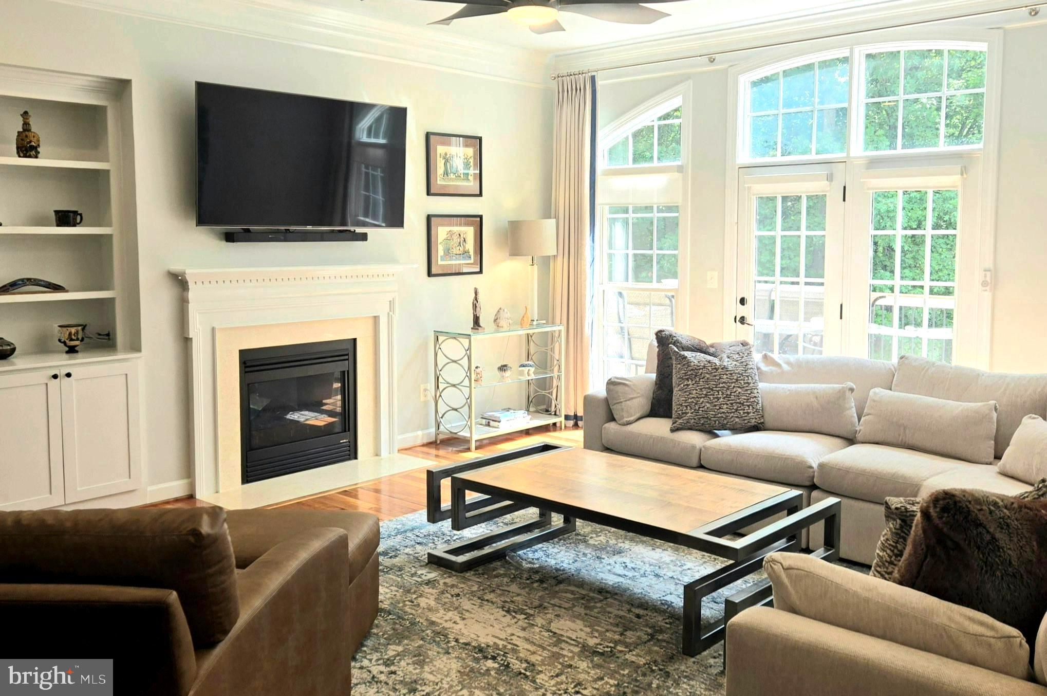 RIVER FALLS - Residential